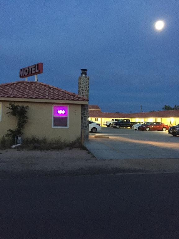Mayfair Motel Inyokern Exterior foto